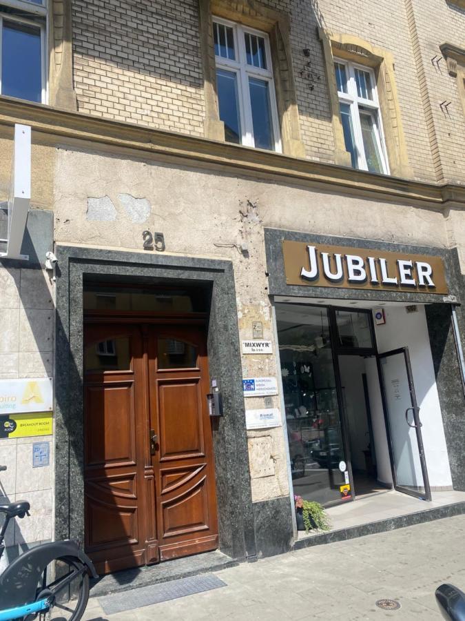 Przytulna Kawalerka Z Antresola Lägenhet Katowice Exteriör bild